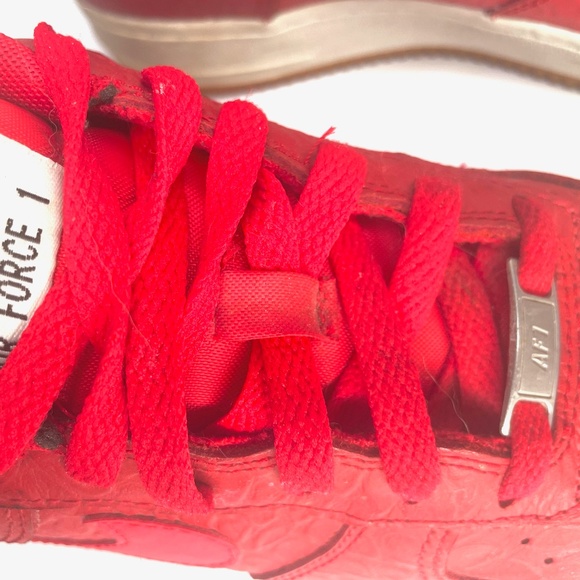 Nike Air Force 1Red Snakeskin print, Size 7Youth/Women 8 - Picture 2 of 4